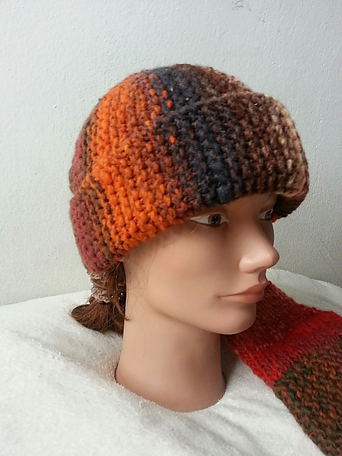 Brimmed Hat knitted Side to Side