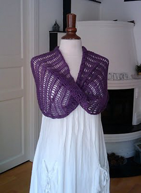 Airy Summer Cowl