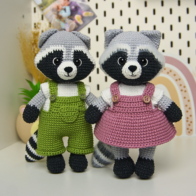 Raccoons Marco and Susie