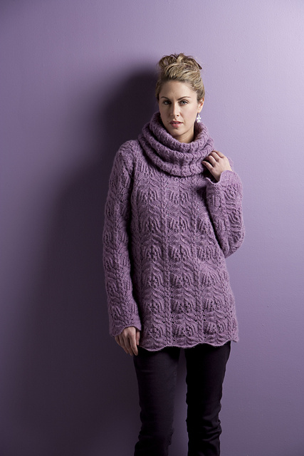 Twist Flowers Pullover