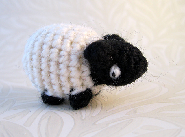 Wee Sheepie Amigurumi