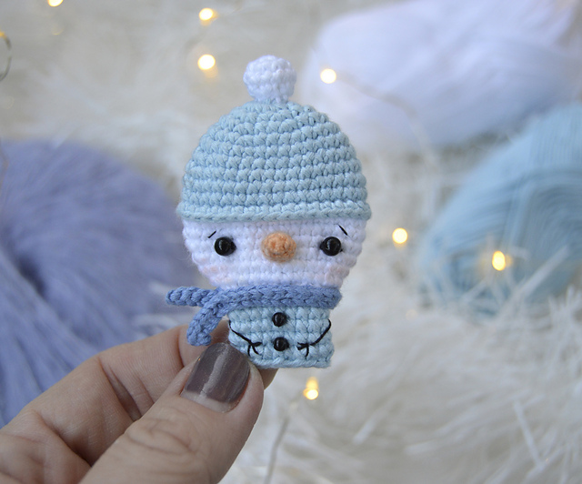 Snowman brooch