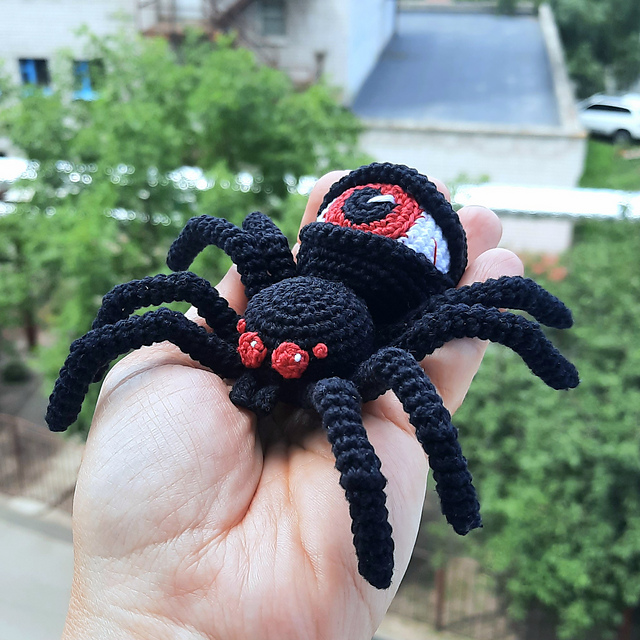 Halloween eyeball spider