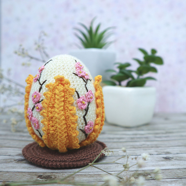 Floral Easter egg