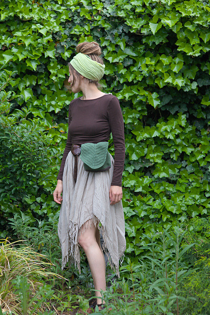 Leaf belt bag