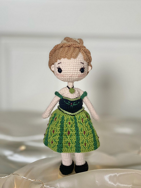 Ravelry: Anna Frozen doll pattern by Luna Amigurumi