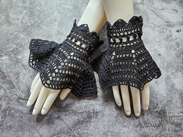 Batwing cuffs