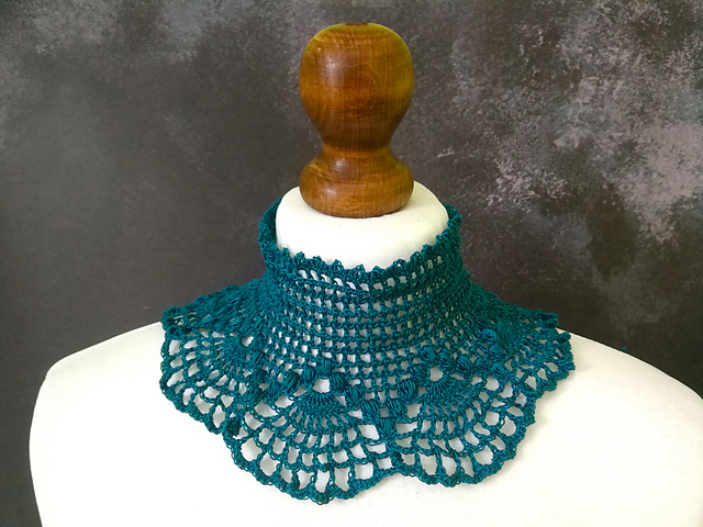 High neck gothic collar necklace
