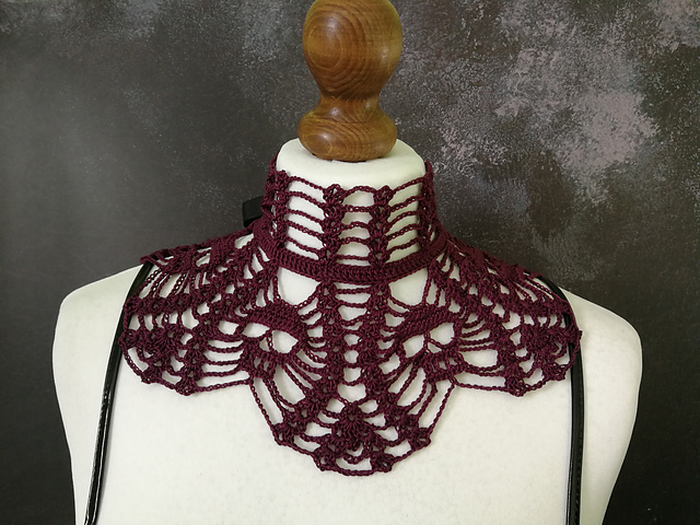 Skull collar necklace