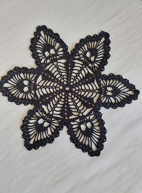Skull star doily