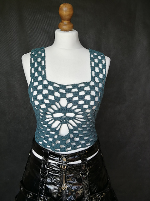Skull crop top
