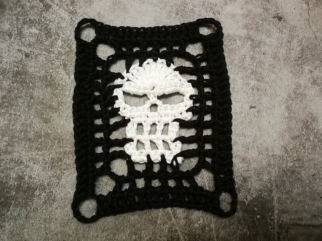 Skull granny square
