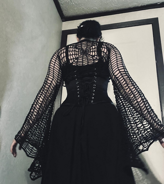 Spiderweb shrug