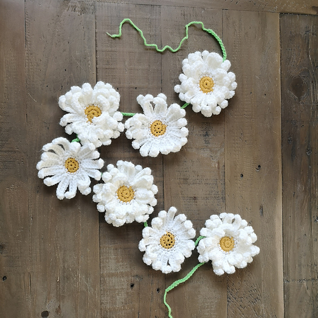 Ravelry: Daisy chain and wreath pattern by Kat Witherall