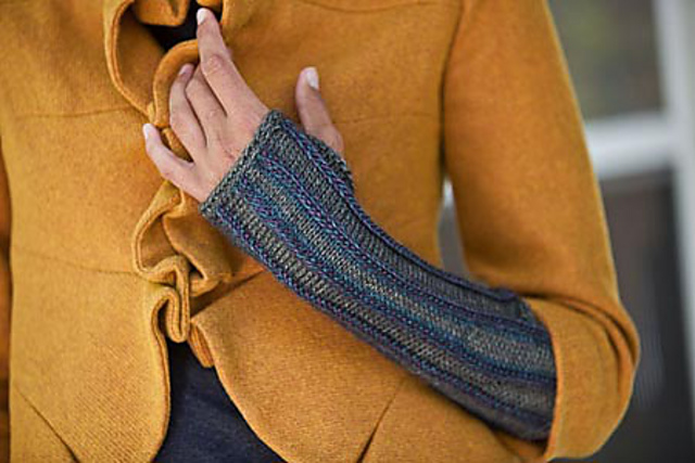 Latvian Braid Mitts
