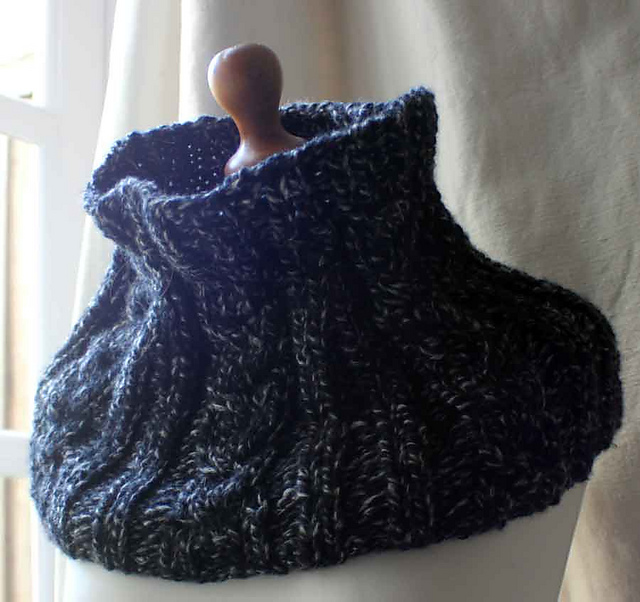 Ravelry: Super Chunky Cable Cowl pattern by Abby Parkes