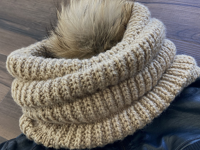 Snood *Marika* en côtes anglaises