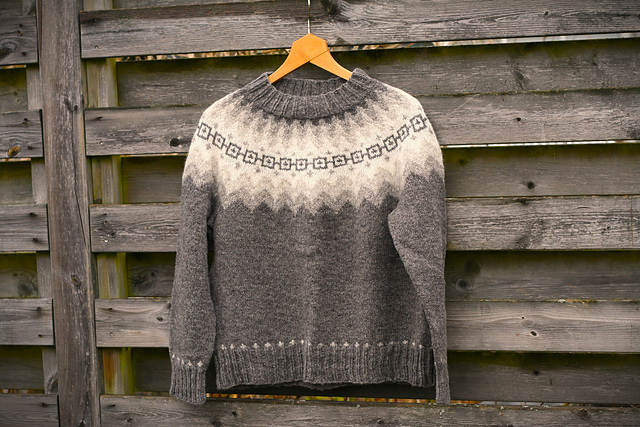 Pion Sweater