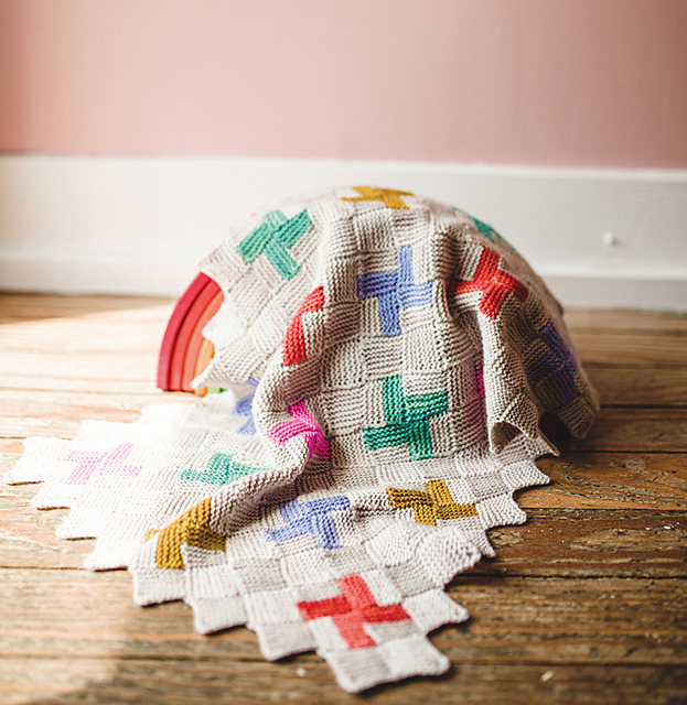 Pinwheel_Blanket_MINI_POM_PomP