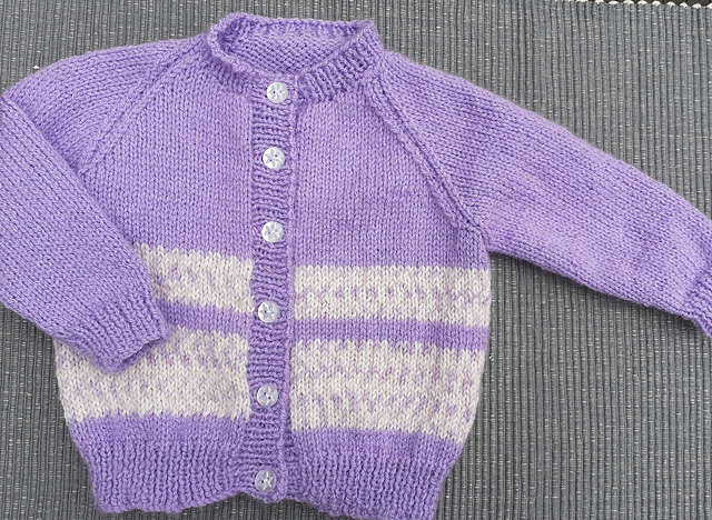 One-piece raglan cardigan