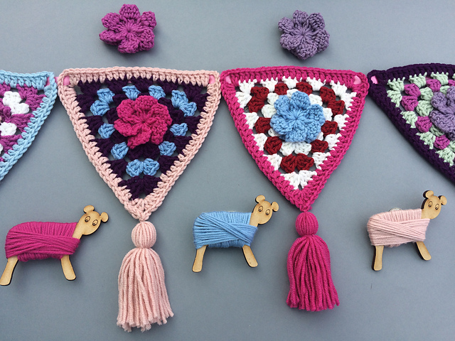 Friendship Flowers Bunting