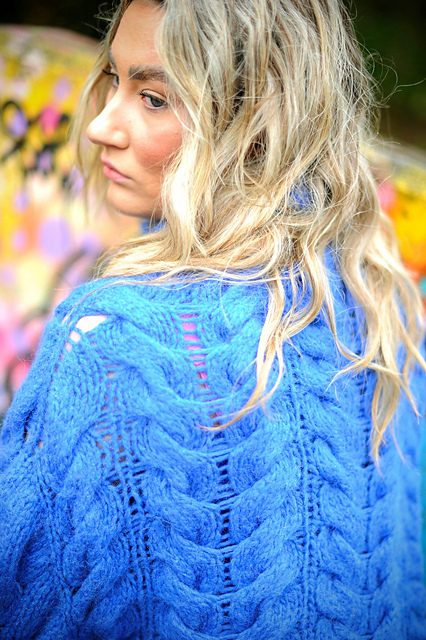Unda Sweater