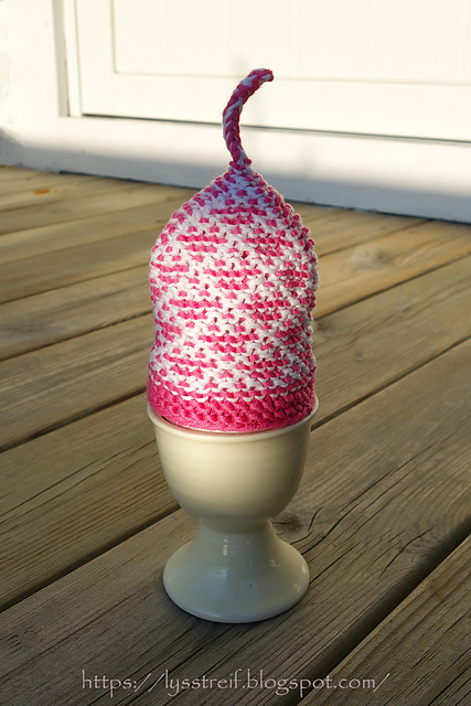 Egg Cosy “Hidden Hearts”