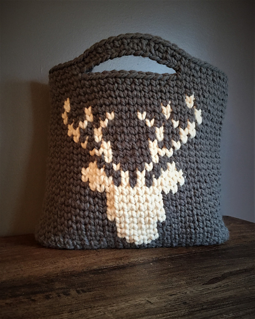 chunky deer tote bag
