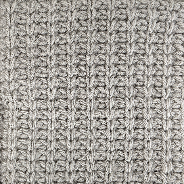 Right Twist Columns