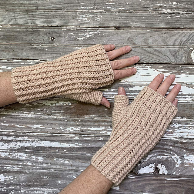 Inisheer Fingerless Mitts