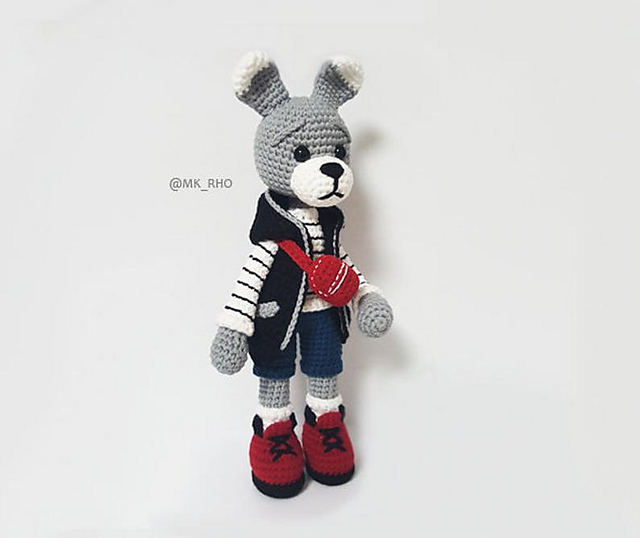 amigurumi A dog with chest bag