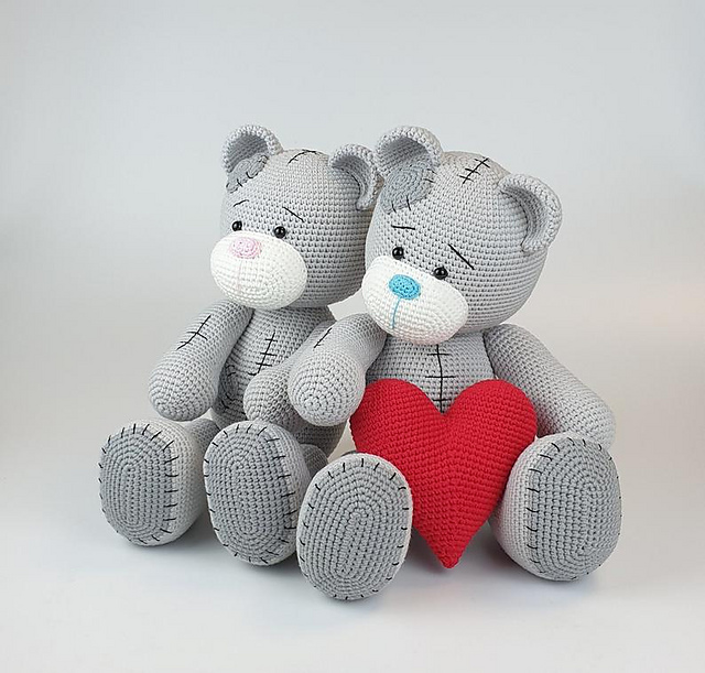 amigurumi, crochet big bear with heart