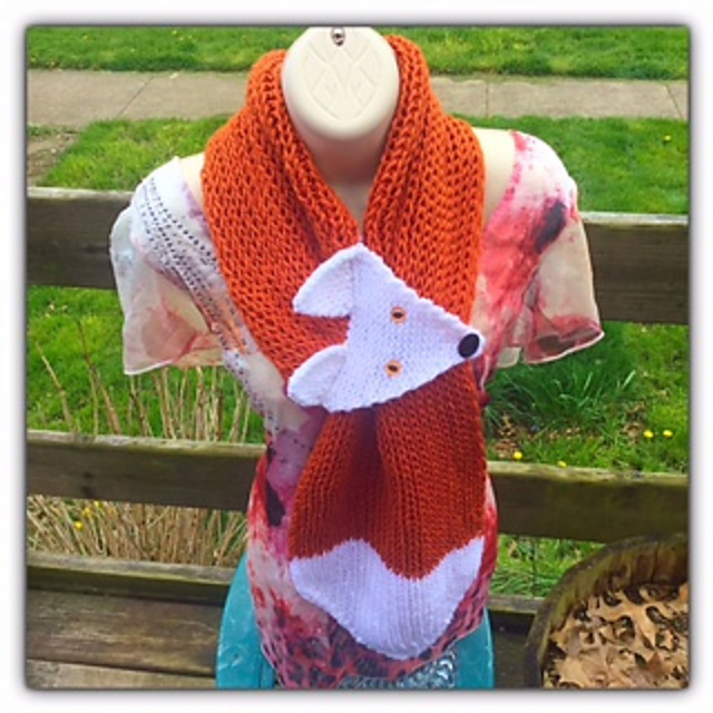 Foxy Keyhole Scarf