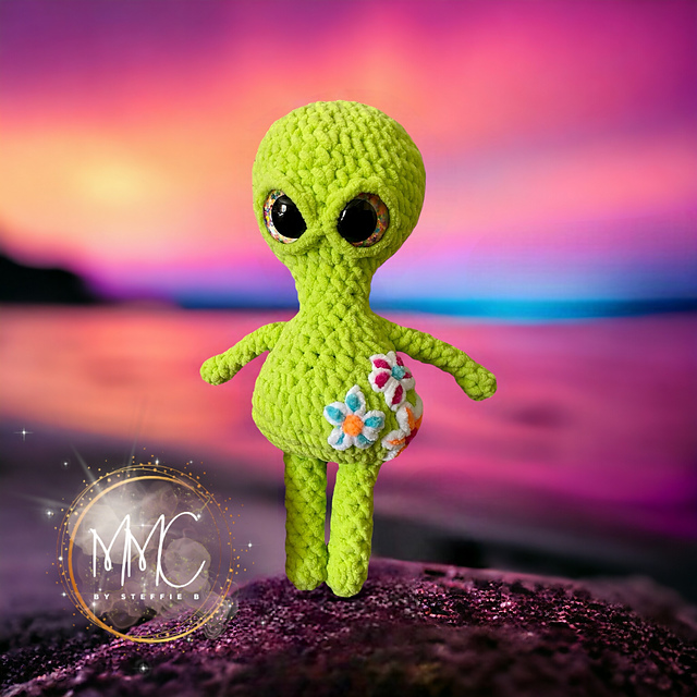 Zinnia the Chubby Cheeky Alien