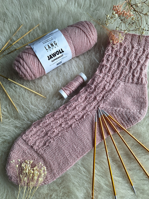Cozy Leaf Socks