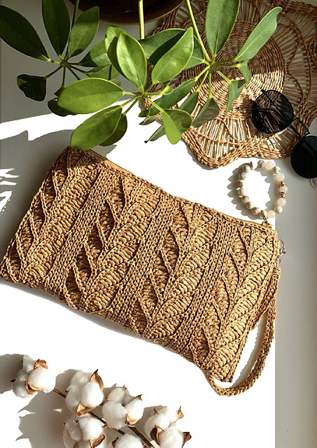 Raffia clutch bag