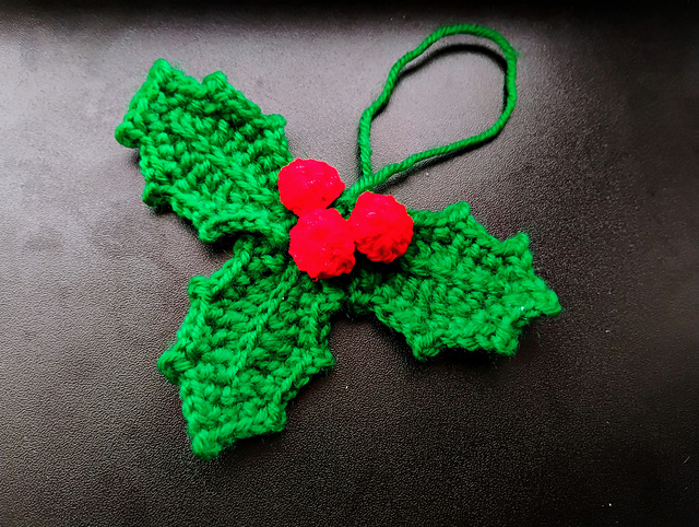 Crochet Holly Leaf