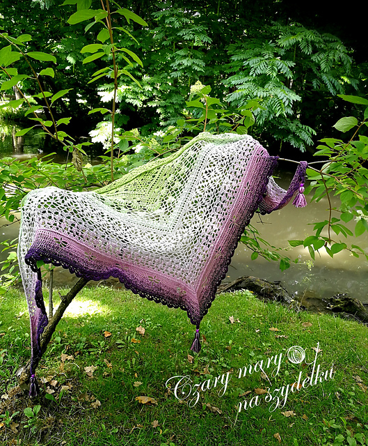 RUBY ROSE SHAWL