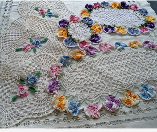 Variegated Doilies: Rose & Pansy
