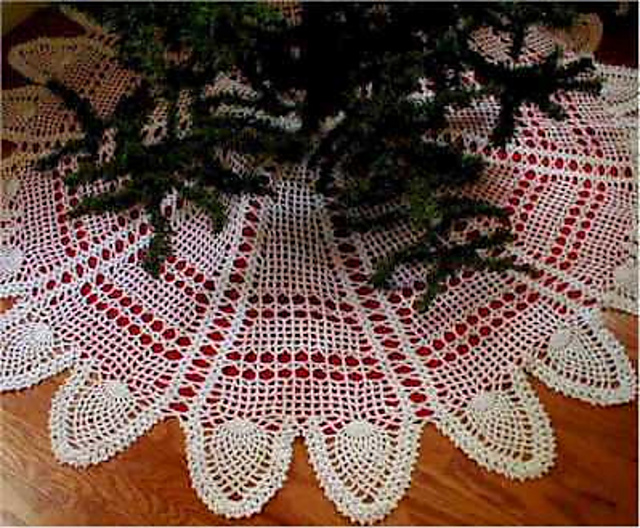 Small Pineapple Tree Skirt