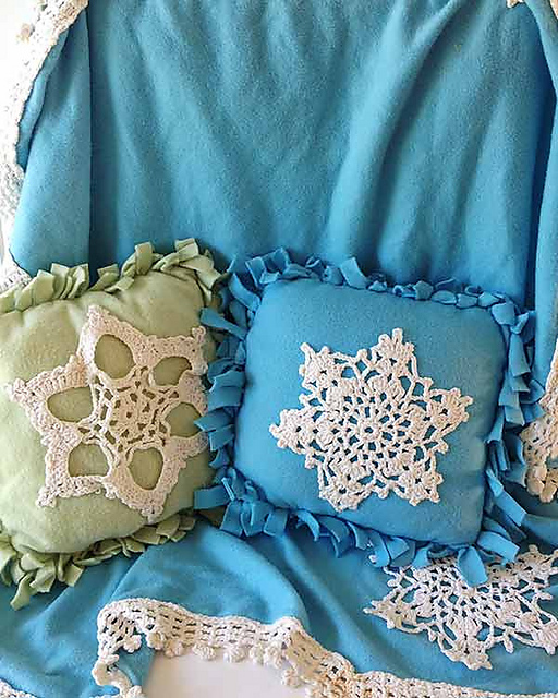 Snow Flurry Fleece Afghan and Pillow PA790
