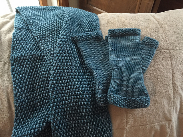 Seed Stitch Fingerless Mitts