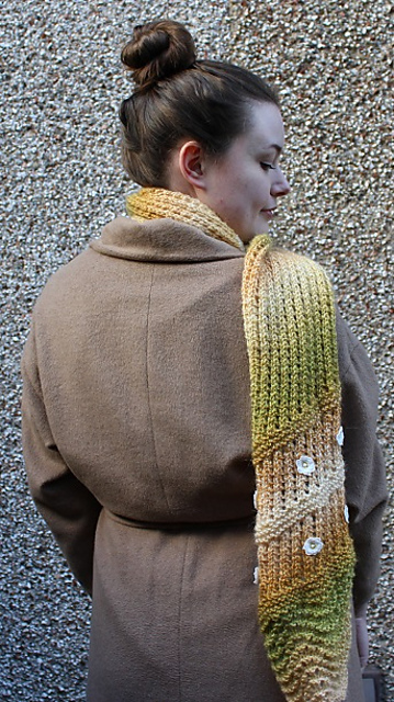 Daisies Scarf