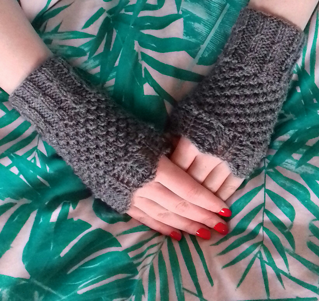Get Knotted! Wristwarmers