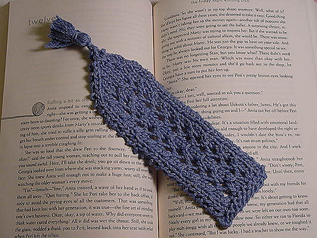 Fast 'n Lacy Cabled Bookmark