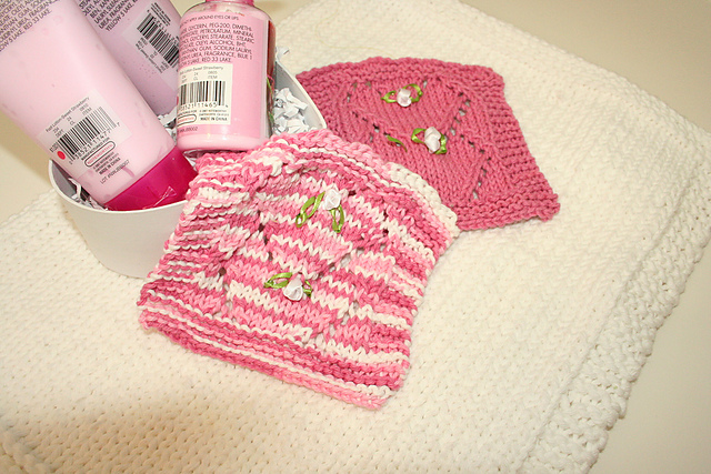 Roses & Hearts Bath Ensemble