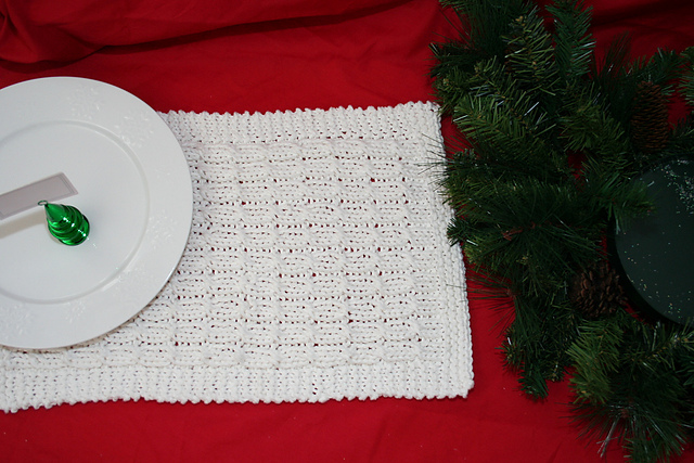Horizontal Cable Placemat & Tablescape