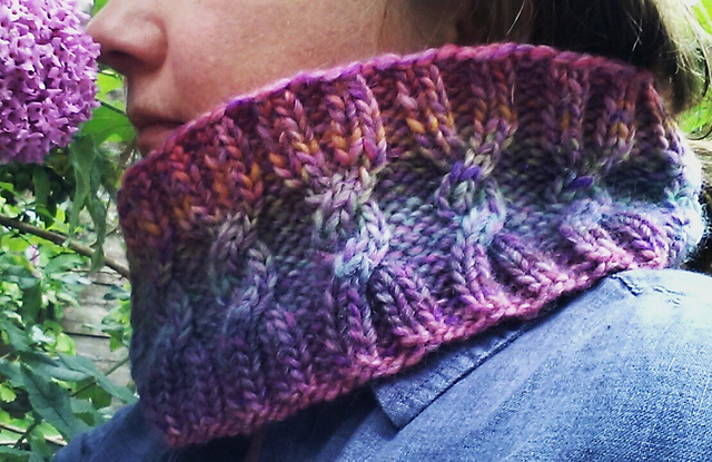 Chunky Aran Manos Cowl
