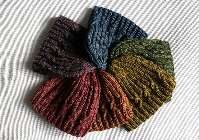 Small Spiral Cable Hat