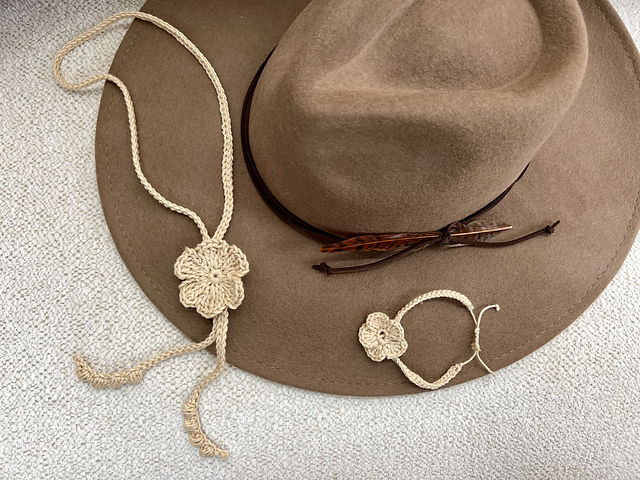 Floral Lariat Necklace & Bracelet